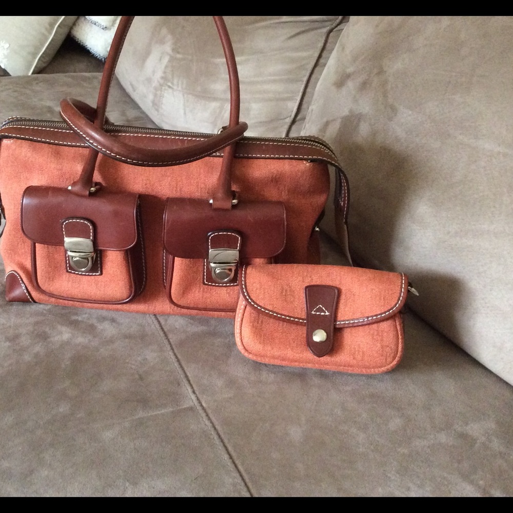 ☘️SALE☘️ Dooney & Bourke satchel and coin purse